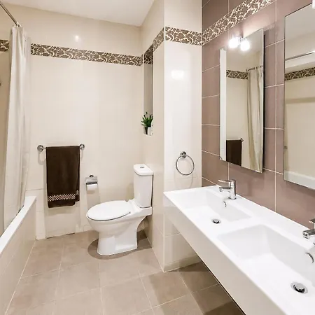 Sea View 5 - The Onyx Apartamento